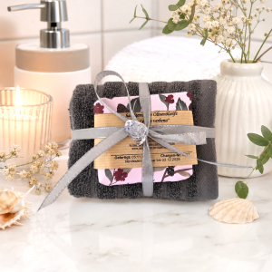1 Gästehandtuch mit unserer handgemachten Olivenölseife Lemon verbena in einer Geschenkverpackung