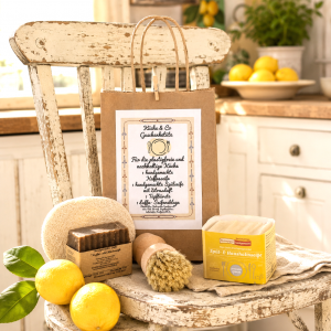 Geschenketüte mit handgemachter Kaffeeseife, Spülseife, Luffaschwamm, Spülbürste